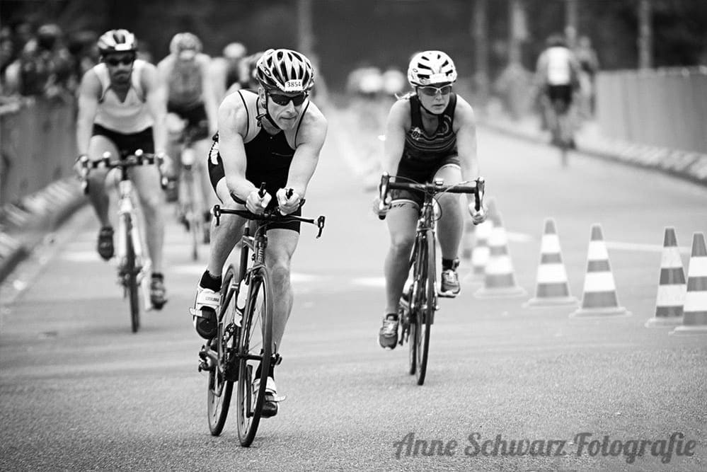 Sportfotografie - Radrennen in Schwarz-Weiß